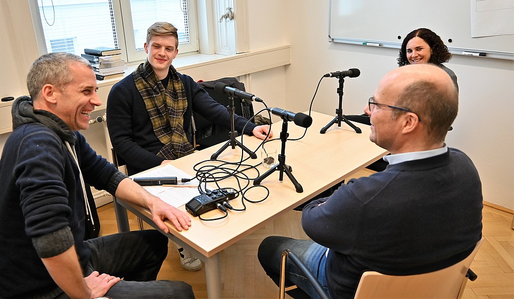Podcast-Runde zur Frage: Woher kommt der Hass (auf die KlimaaktivistInnen)?