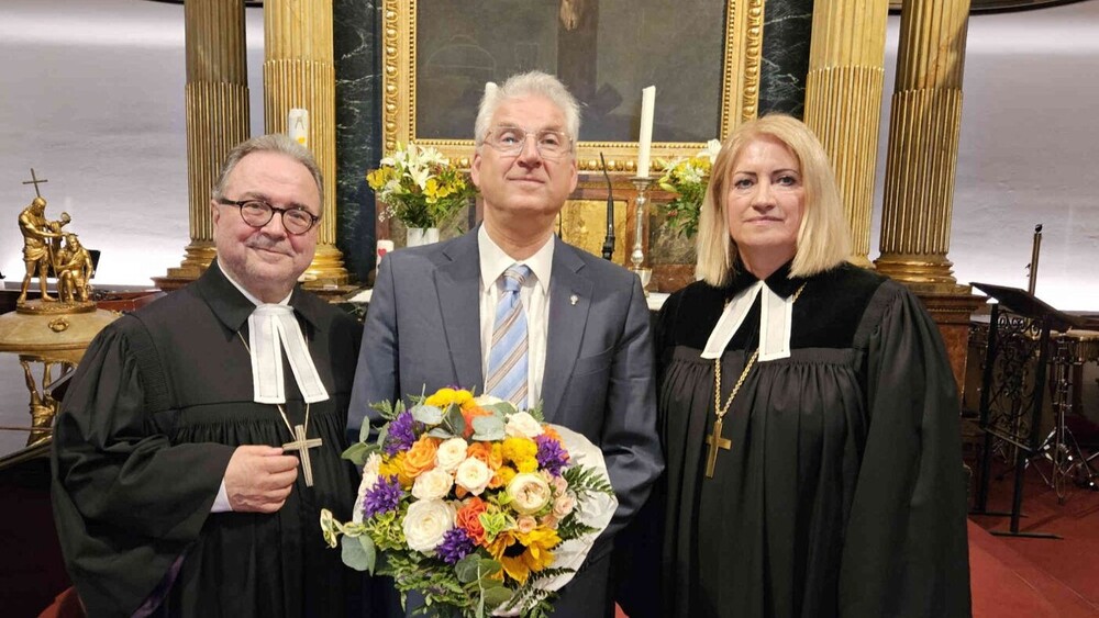 Oberkirchenrat verabschiedet Landessuperintendent Hennefeld